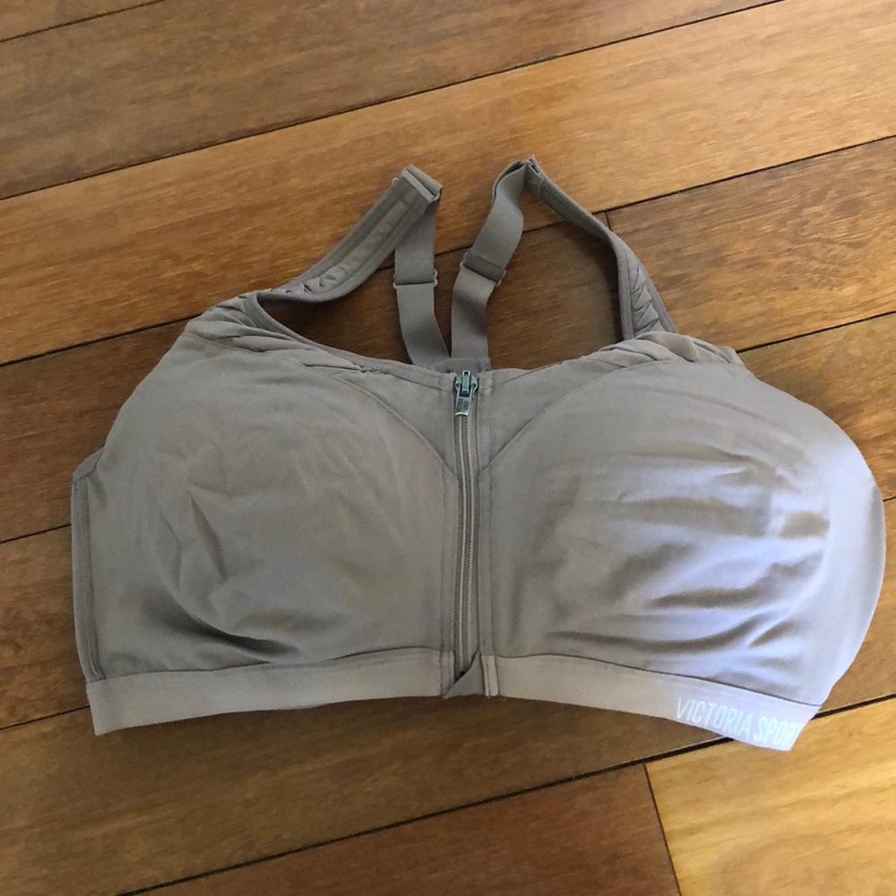 Women’s sports bra